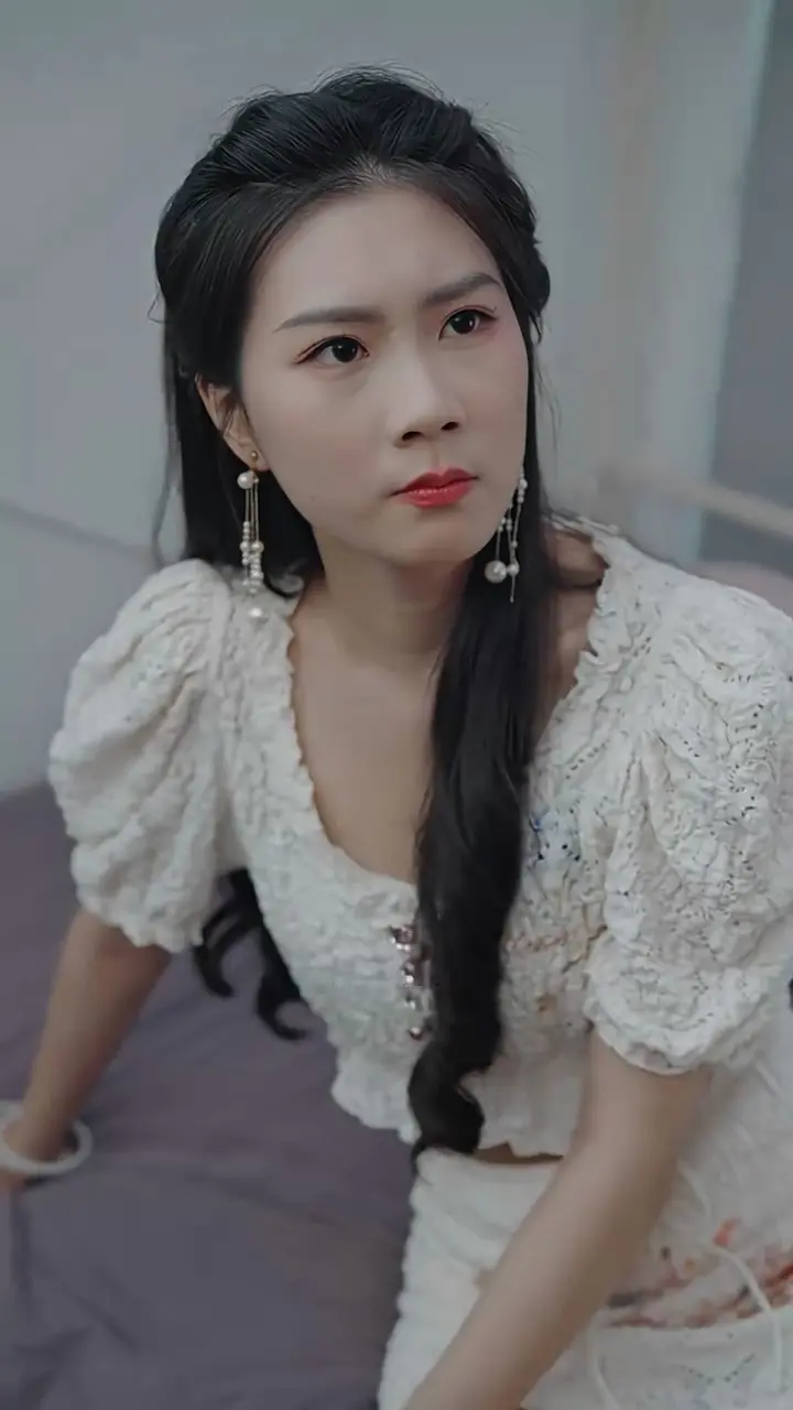 《直播风云之百亿神豪》：草根逆袭，直播界的财富传奇